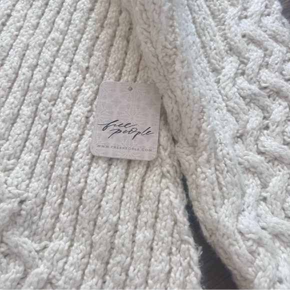 Brand New Free People We The Free Chunky Crew Neck Ivory Sweater Size XS - Picture 2 of 10